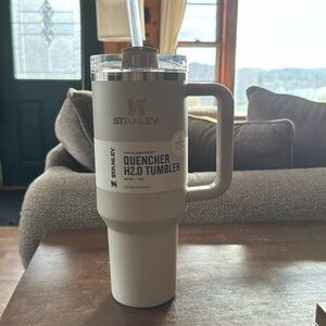 Stanley 40oz Quencher